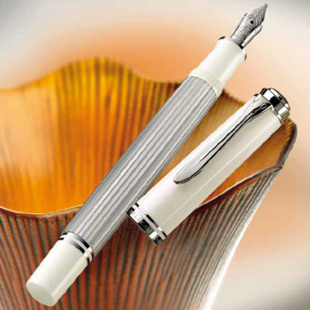 Pelikan Souverän M405 Silber-Weiss Kolbenfüllhalter