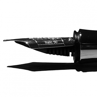 Graf von Faber-Castell Guilloche Chevron Sonderedition Italic 50 Füllhalter
