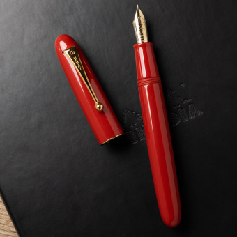 Pilot Namiki Yukari Royale Urushi Füllhalter Vermillion Red No. 20